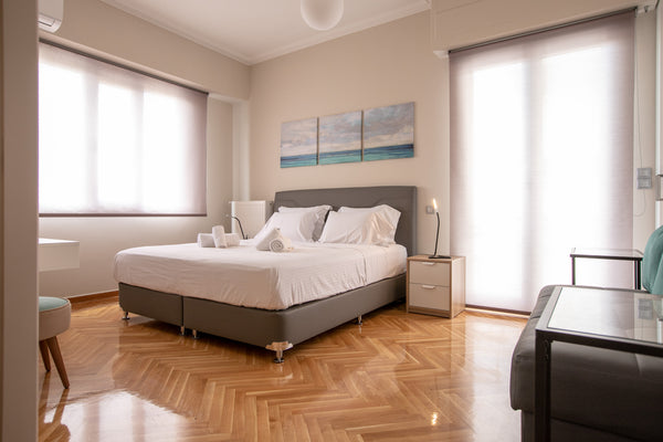 The apartment is located on the 5th floor at Vassilissis Sofias, one of the main US Luxurious 4 bdrm+3 bath Apt in the heart of Athens Entire rental unit vacation rental 35896099
