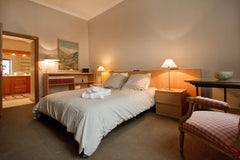 This traditional Parisian flat is located on a beautiful square on Ile de la cit Paris, France Charming flat near Notre Dame Entire rental unit vacation rental 4674419