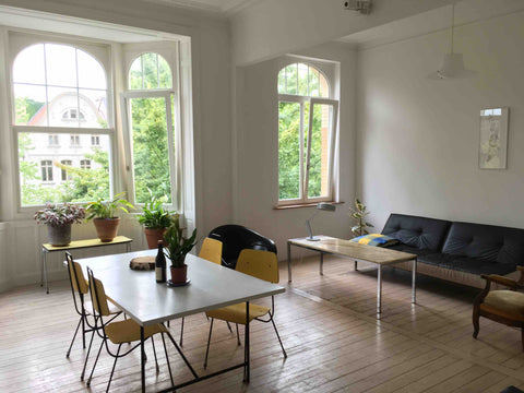 Appartement lumineux, haut de plafond orienté sud avec bow-window. Grande cuisin Brussels, Belgium Quartier théâtre flamand Entire rental unit vacation rental 22147434