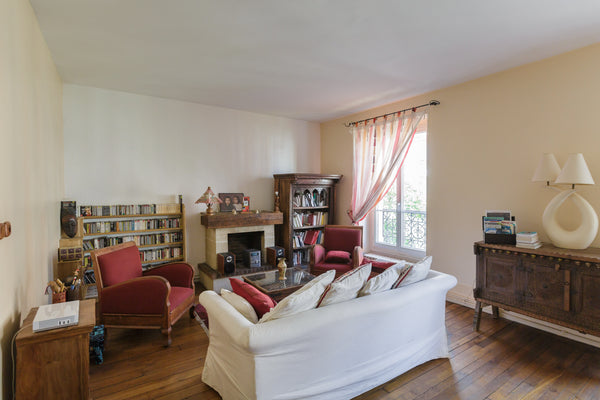 Charming apartment close to main touristic areas in a quiet area and well locate Paris, France Quiet and lovely apartment! Welcome Entire rental unit vacation rental 6765250