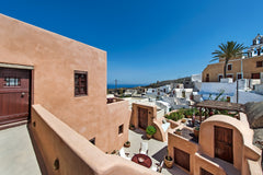 Located in Finikia, within a 20-minute walk from the the scenic Oia, the 18th-ce Oia, Greece Azalea Houses Suite Entire rental unit vacation rental 3100827