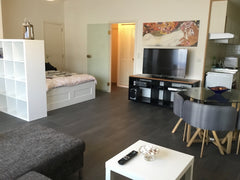joli studio dans immeuble récent avec ascenseur situé à Ixelles , à 2pas de l'av Brussels, Belgium Vaste studio situé dans quartier Louise-vleurgat. Entire rental unit vacation rental 31078646