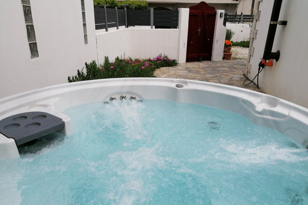 This new maisonette, ideal for 2, 4 or 6 people, is only 8 minutes by walk from  Chania, Greece Casa Del Sole Maleme ★ Jacuzzi House ★ 2 bedrooms Entire home vacation rental 16451044