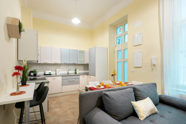 Awesome location in the heart of Prague. Bright, spacious (50 m2) apartment with Prague, Czechia ❤️️pragueforyou❤️️ Downtown apartment 7 people! Entire rental unit vacation rental 9159879