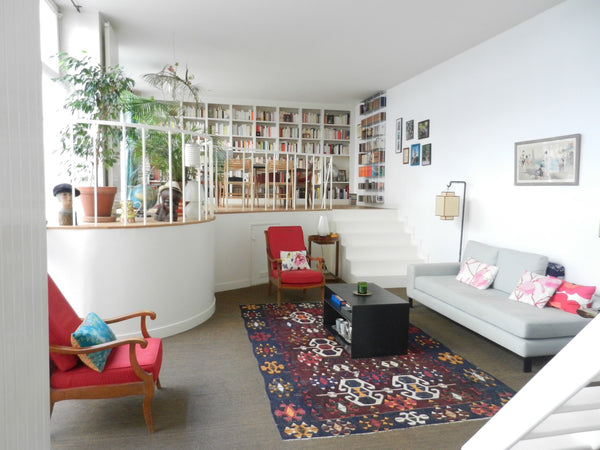 Situé au rez-de-chaussée, cet ancien atelier de 120 m2 donne sur une cour pavée  Paris, France Grand loft à République Entire loft vacation rental 8711738
