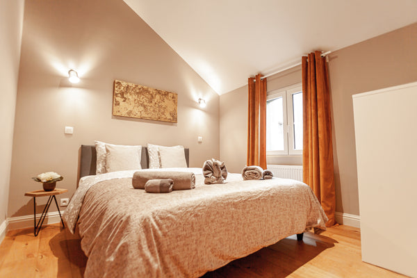 Luxury Suites Palace provides accommodation with a kitchenette, situated in Antw  Historic Palace 2 Entire rental unit vacation rental 47898287