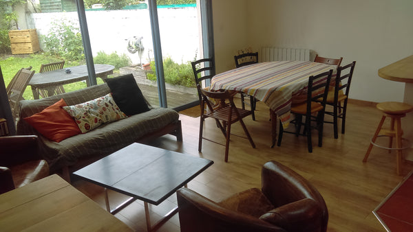 Agréable maison de 97 m² dans un quartier calme, avec son jardin de 70m² et terr Bègles, France Volume et luminosité Entire home vacation rental 25959959