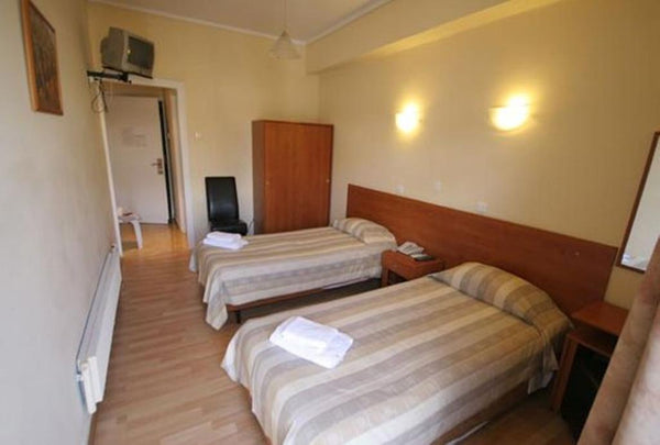 Bright, comfortable rooms with central heating, air conditioning, TV and free Wi GR Economy triple in 3 star Hotel breakfast included Room in hotel vacation rental 29706974