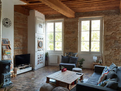 Charmant appartement de 55m2 avec vue sur les quais de Saône. Un lit double, un  Saint-Priest, France Logement charmant quais de Saône 🏞 Entire rental unit vacation rental 45645156