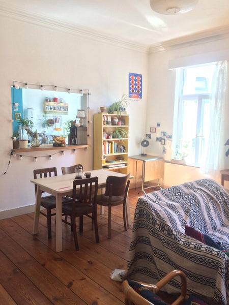 Grand appartement de 65m2, chaleureux et spacieux.  C'est à la fois mon lieu de  Saint-Josse-ten-Noode, Belgium Appartement ancien lumineux avec terrasse/jardin Entire rental unit vacation rental 50358362
