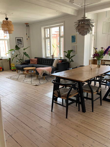 Stor stue med spiseplads til 8-10px og sofa. <br />Børneværelse med en junoseng  Copenhagen, Denmark Stor børnevenlig lejlighed med god udsigt Entire condo vacation rental 660661373382182643