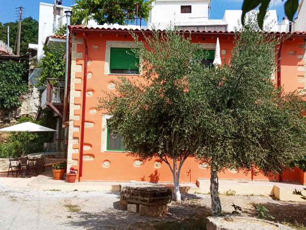 A stone-built maisonette of 100 sq.m. of grandmother Marianthi in the heart of t Heraklion, Greece Artistic house in Houdetsi Entire home vacation rental 34283557