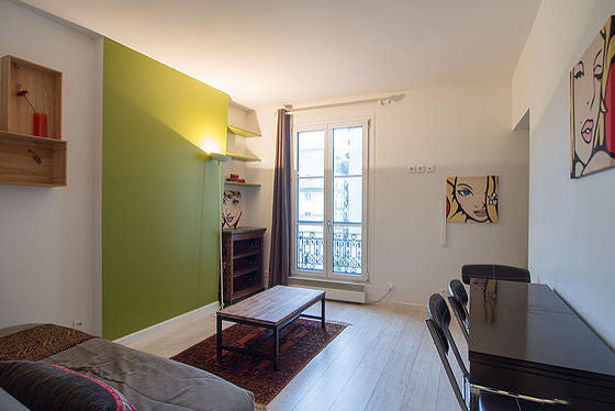 Décoration moderne mais sobre, cet appartement est fonctionnel et pratique pour   Studio moderne coeur de paris Entire rental unit vacation rental 23627998