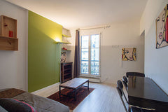 Décoration moderne mais sobre, cet appartement est fonctionnel et pratique pour   Studio moderne coeur de paris Entire rental unit vacation rental 23627998