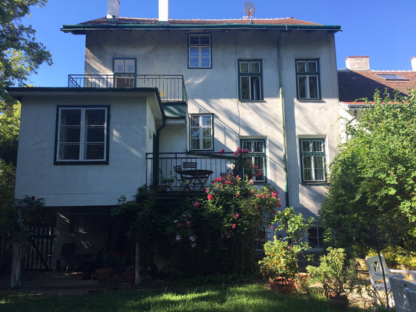 We offer a cozy appartment in a beautiful house with garden in a quiet, and supe Vienna, Austria Charming appartment in a welcoming neighborhood Entire guest suite vacation rental 20432104