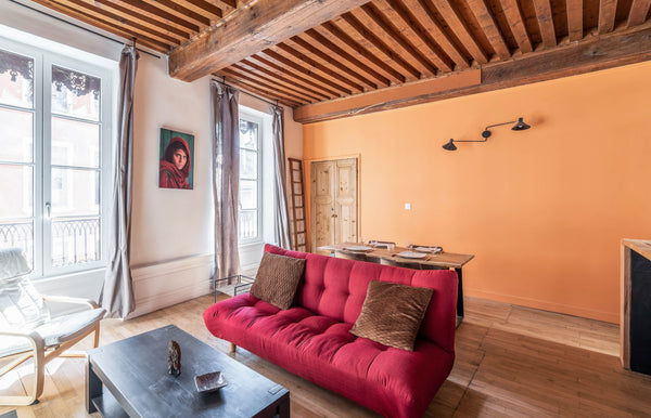 Located in the heart of the Presqu'île, this flat with charm of the ancient has  Paris, France Charming flat in the heart of the Presqu'île of Entire rental unit vacation rental 49873201