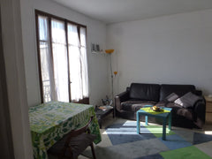This studio is situated between two interesting areas : Jules Joffrin district w Paris, France Cosy and sunny studio in Paris Entire rental unit vacation rental 6058544