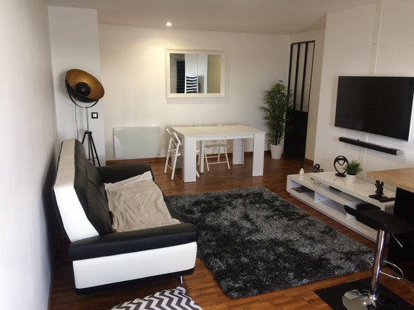 Appartement de 61 m2 avec vue sur piscine.<br />Composé de 2 chambres, de sa cui Bègles, France Sublime T3 aux portes de Bordeaux Entire condo vacation rental 28403873