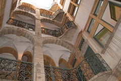 ce très grand 2 pièces, au charme incontestable, est idéalement situé, au cœur d Lyon, France Magnifique appartement dans immeuble classé XVII s Entire rental unit vacation rental 28449358