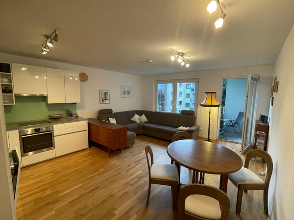 Ruhige und zentral gelegene Unterkunft für bis zu 7 Personen. Halbe Minute zum B Austria Wohnung beim Bahnhof Meidling mit Garagenplatz Entire condo vacation rental 696940285191052280