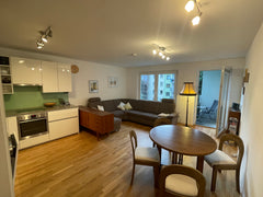 Ruhige und zentral gelegene Unterkunft für bis zu 7 Personen. Halbe Minute zum B Austria Wohnung beim Bahnhof Meidling mit Garagenplatz Entire condo vacation rental 696940285191052280