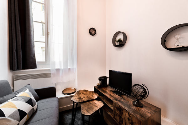 At the heart of the famous slopes of Croix-Rousse, in a building with a 