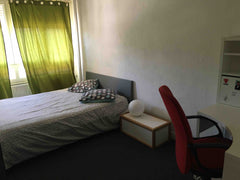 Endroit très calme et sans vis-à-vis<br />Arrêt de tram à 2 mn<br /><br /><b>The Lyon, France chambre calme et claire Private room in condo vacation rental 21102150