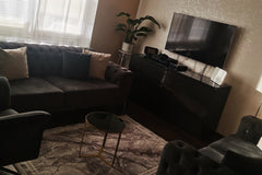 Von dieser zentral gelegenen Unterkunft aus seid ihr in Nullkommanichts an allen  Schöne Wohnung mit Terrasse Entire rental unit vacation rental 638896723976191067