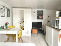 Votre studio parisien…est situé au cœur de la capitale, à quelques pas de l'Opér Paris, France Charmant studio au coeur de Paris Entire rental unit vacation rental 6394586