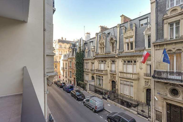 This studio apartment in Paris is ideal for couples and friends. It is in a grea  GuestReady - Stunning Studio near Eiffel Tower Entire rental unit vacation rental 29586983