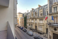 This studio apartment in Paris is ideal for couples and friends. It is in a grea  GuestReady - Stunning Studio near Eiffel Tower Entire rental unit vacation rental 29586983