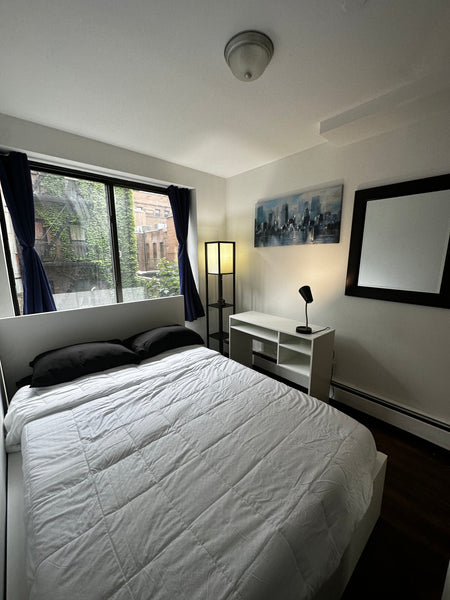 Located in the heart of Midtown, nestled near several major attractions, this co  Rental unit in New York · 1 bedroom · 1 bed · 1 shared bath Private room in rental unit vacation rental 968909763063437946