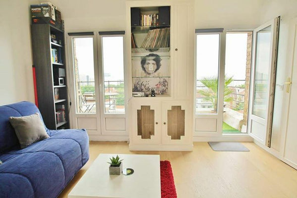 Studio neuf dans un quartier très agréable, proche du métro.<br />Une terrasse a Paris, France Studio avec terrasse agréable,accès métro Paris20 Entire rental unit vacation rental 29868680