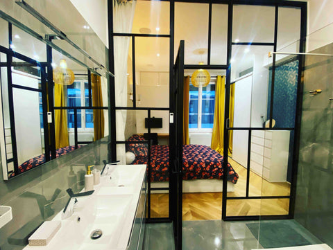 Appartement typiquement lyonnais entièrement rénové, offrant confort, prestation Angers, France Superbe appartement haut de gamme à Lyon Entire rental unit vacation rental 53699134