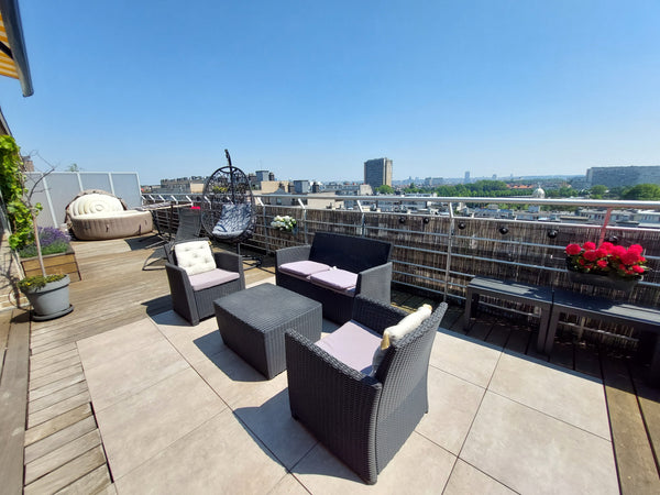 Lumineux penthouse avec une magnifique vue sur Bruxelles de 115m2.<br />Il y a é Brussels, Belgium Superbe penthouse de 115m2 avec jacuzzi et garage Entire rental unit vacation rental 617901381552056859