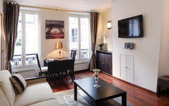 Prestigious apartment, totally renovated, with A/C, located in the heart of HIST  STUNNING 1BR APARTMENT A/C - HEART MARAIS Entire rental unit vacation rental 15444834