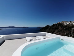 A unique establisment at the top of the cliff in Fira, Santorini's capital. A ma Greece Premium Split Level suite with private Plunge Pool Entire home/apt vacation rental 46366588