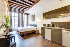 Located in the prestigious rue Saint-Honoré, this bright 2 people studio, recent  LOUVRE 3: UPPER CLASS SUITE - RUE SAINT HONORE Entire rental unit vacation rental 13724244