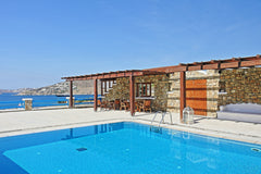 Maganos Frangiska Apartment is a Mykonos Apartment which enjoys a shared pool, j Peloponnisos Dytiki Ellada ke Ionio, Greece Maganos Frangiska Apt: Stunning views, near beach Entire rental unit vacation rental 8890975