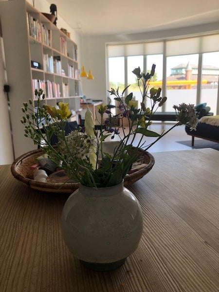 Vores lejlighed er lys og moderne med god plads til både at spise og slappe af.  Copenhagen, Denmark Åben og lys lejlighed med terrasse Entire condo vacation rental 604830135990228974