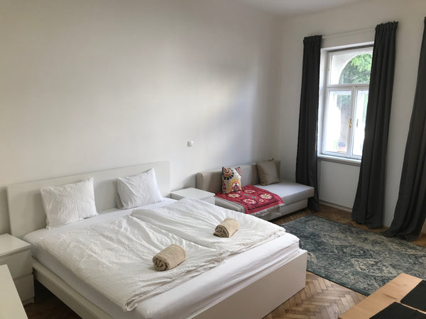 Großzügige Altbauwohnung bestehend aus 2 Schlafzimmern, Bad, Küche und Vorraum.  Vienna, Austria Schöne 2-Zimmer Wohnung in Wien Entire rental unit vacation rental 659442921311462407