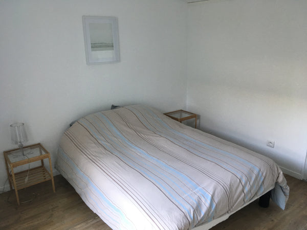 Dans un quartier très calme mais à proximité des commerces et transports,  logem Talence, France T1 Talence dépendance rénovée Entire rental unit vacation rental 27228955