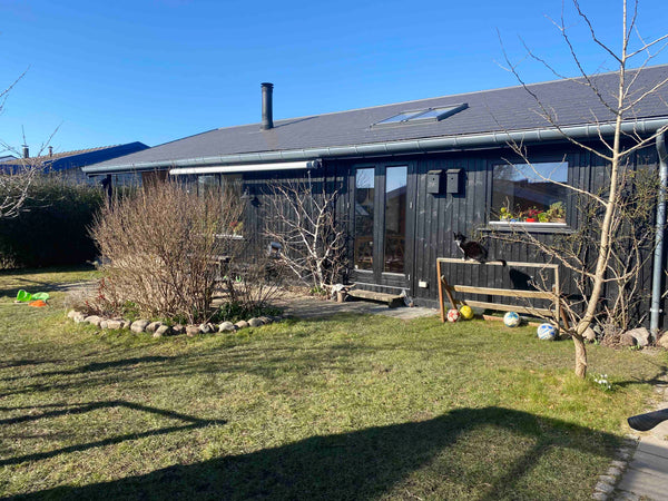 Lovely house (100 m2) with kitchen and living room combined, bathtub in the bath Copenhagen, Denmark Cosy house with trampoline, chickens & greenhouse Entire home vacation rental 584416241546566204