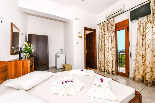 Welcome to En Plo Seafront Rooms, just a few steps away from Falasarna beach whi  En Plo Seafront Rooms | Falassarna with Sea View 2 Entire rental unit vacation rental 33934408