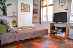 This friendly little studio will be perfect for 2. Comfortable and warm, you wil Paris, France Charming studio near Les Buttes Chaumont Entire rental unit vacation rental 19310139