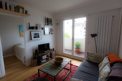 Bienvenue dans mon petit nid douillet que je viens entièrement de rénover. Au ca Romainville, France Cosy two-room appartment near Buttes-Chaumont park Entire rental unit vacation rental 20827832