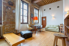 <b>The space</b><br />Former(Old) silk workshop in 19 ° century in a building of Lyon, France loft atelier canut Croix Rousse Entire loft vacation rental 8637053