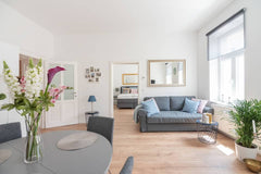 This bright and spacious apartment is a great option for a traveling group or a   ★Luxurious and Spacious★5 min walk to city center Entire rental unit vacation rental 570826289000782986