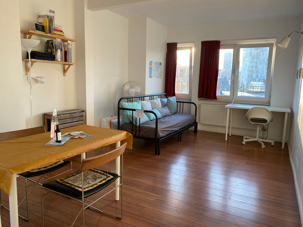 At 2' from the trendy bars, shops and restaurants in  St-Cathérine/Dansaert your Brussels, Belgium Trendy St-Catherine: 2 pers. apartment with a view Entire rental unit vacation rental 21677919