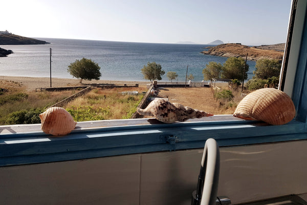 A 27s.m. ground floor house-studio, organized so as to offer an aesthetic of com Greece ''The Dream House on the Beach!'' Cycladic home vacation rental 50101056